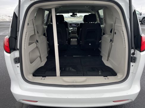 Used 2024 Chrysler Voyager LX image 22