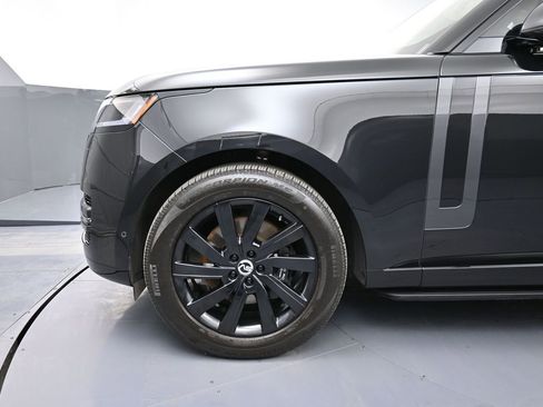 Used 2025 Land Rover Range Rover SE AWD/4WD image 12