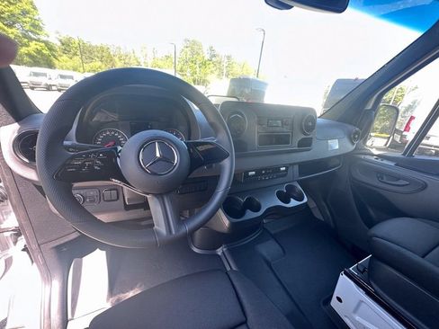New 2025 Mercedes-Benz Sprinter 2500 image 2
