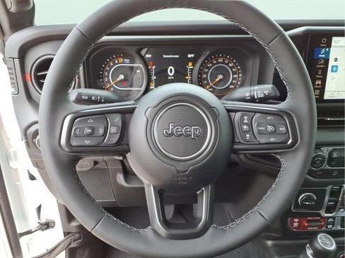 New 2026 Jeep Gladiator Rubicon w/ Steel Power Dome Hood Package AWD/4WD image 17