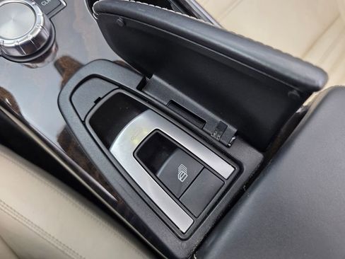 Used 2016 Mercedes-Benz SLK 300 image 22