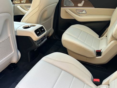New 2025 Mercedes-Benz GLS 450 4MATIC image 10