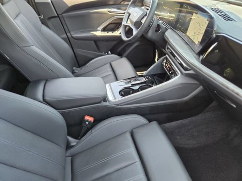 Certified 2025 Audi Q5 Premium Plus w/ Premium Plus AWD/4WD image 18