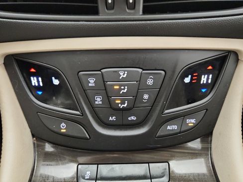 Used 2019 Buick Envision Essence image 23