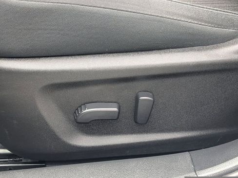 Used 2025 Nissan Altima 2.5 SV FWD image 18