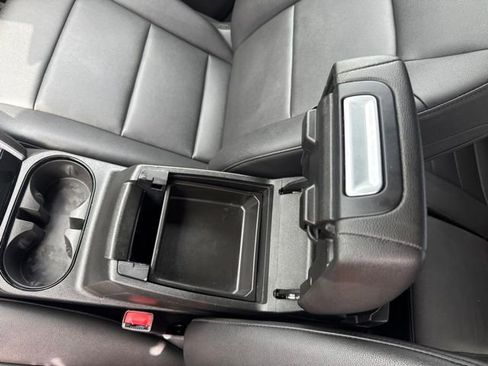 Used 2025 Chevrolet Colorado Trail Boss AWD/4WD image 25