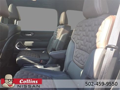 Certified 2025 Nissan Armada Platinum Reserve image 6