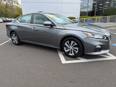 Used 2020 Nissan Altima 2.5 S FWD image 9