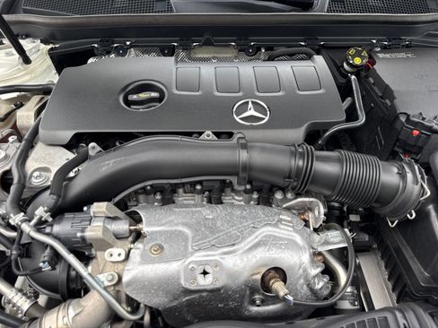 Used 2023 Mercedes-Benz CLA 250 image 41