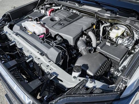 New 2026 Toyota Tundra SR5 image 18