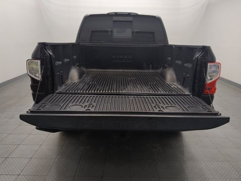 Used 2018 Nissan Titan SV w/ SV Convenience Package image 29
