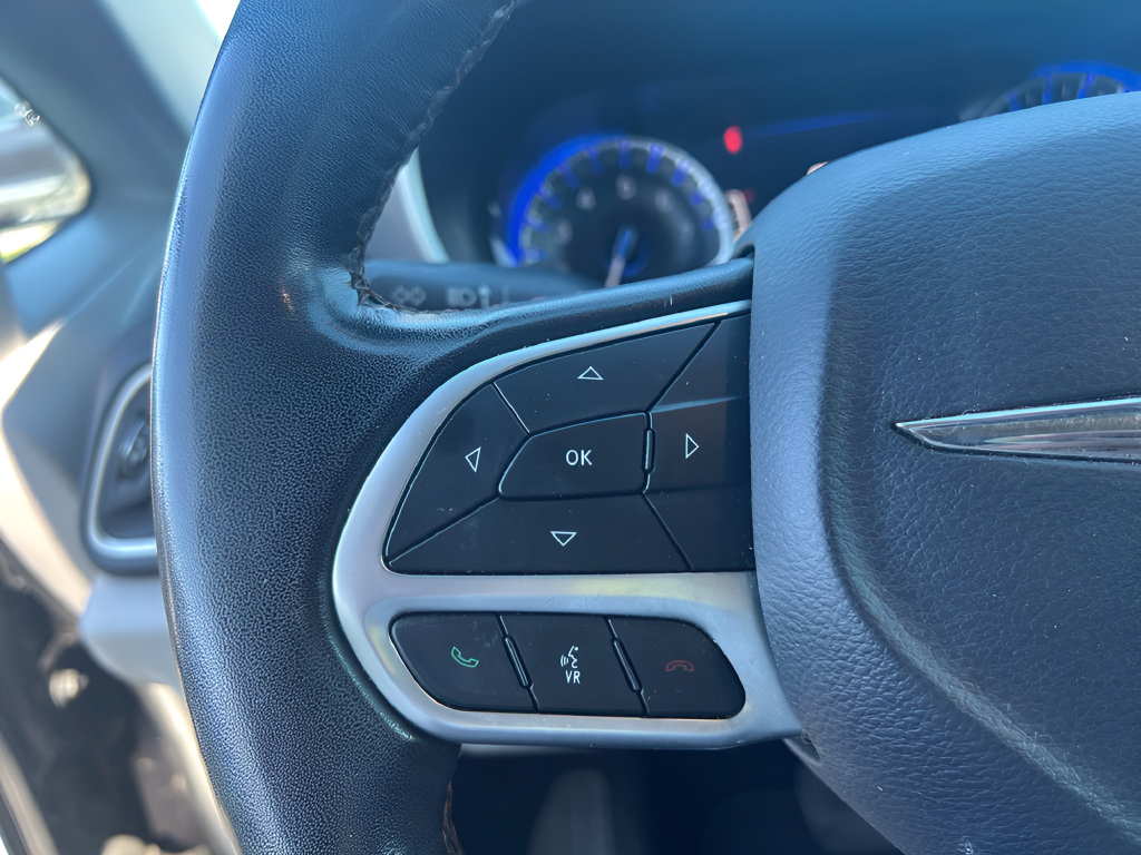 Used 2020 Chrysler Pacifica Touring-L Plus FWD image 21