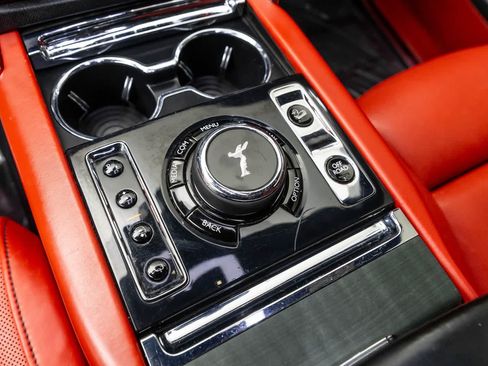 Certified 2020 Rolls-Royce Cullinan AWD/4WD image 40