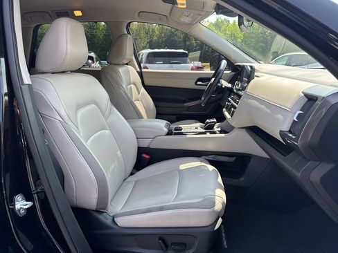 Used 2022 Nissan Pathfinder SL AWD/4WD image 14