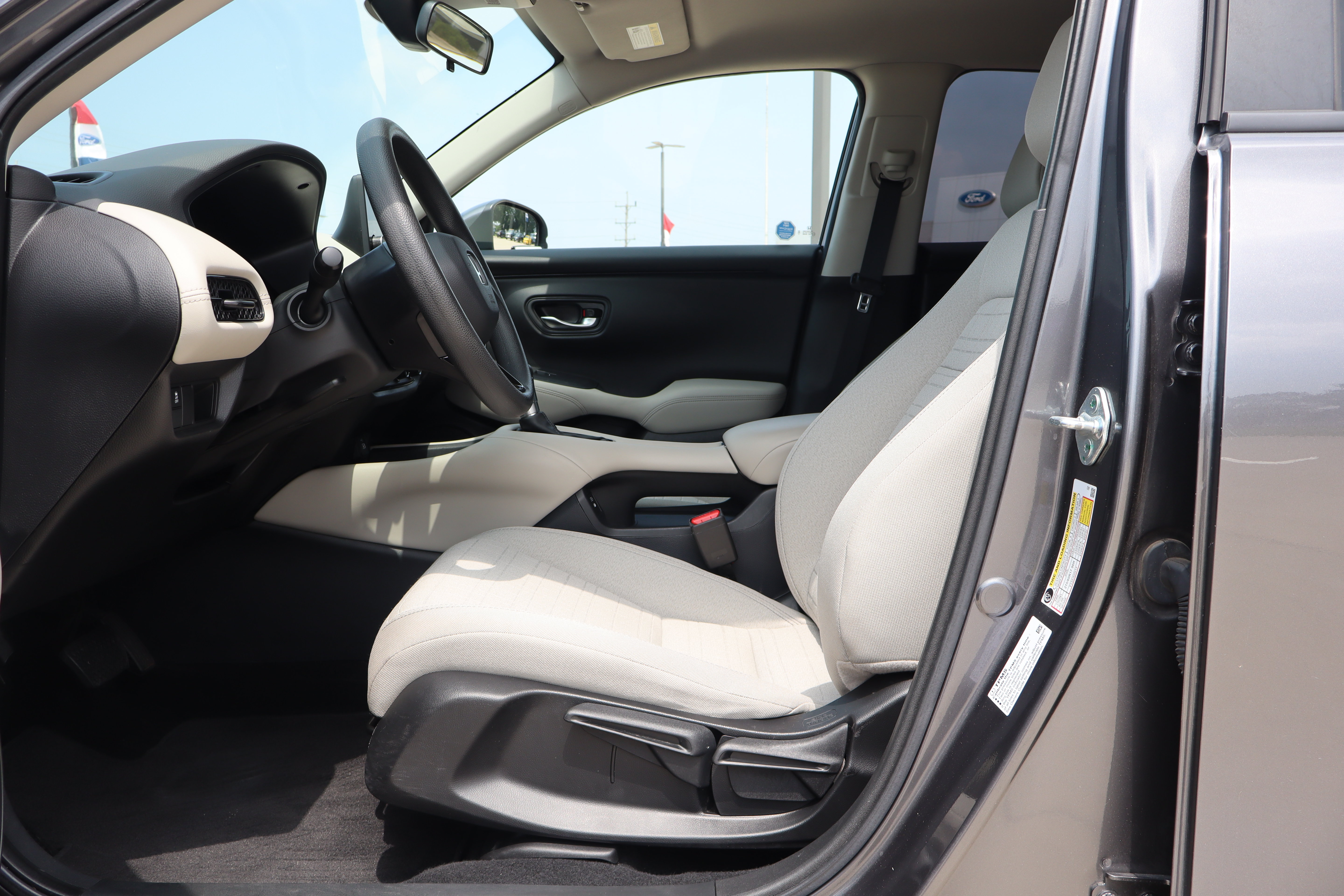 Used 2024 Honda HR-V LX image 10