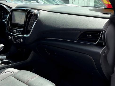 Certified 2023 Chevrolet Traverse RS FWD image 16