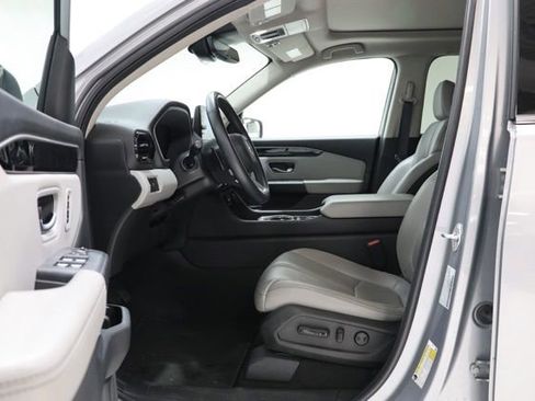 Used 2023 Honda Pilot Touring image 15