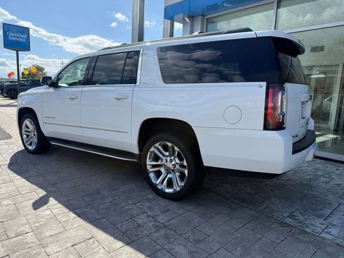 Used 2020 GMC Yukon XL SLT w/ Premium Edition image 2