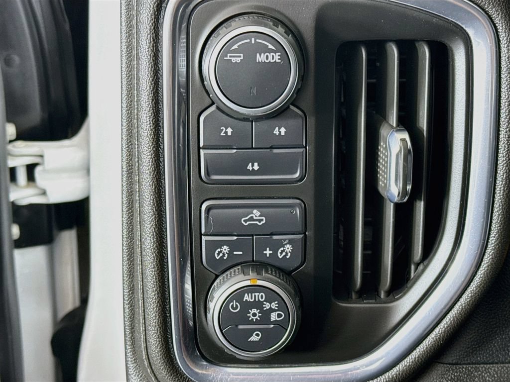 Used 2023 Chevrolet Silverado 2500 LT AWD/4WD image 10