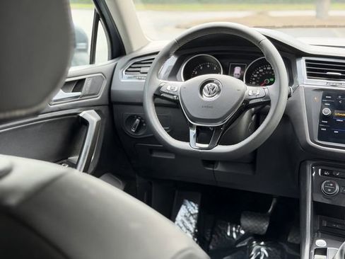 Used 2021 Volkswagen Tiguan SEL FWD image 35