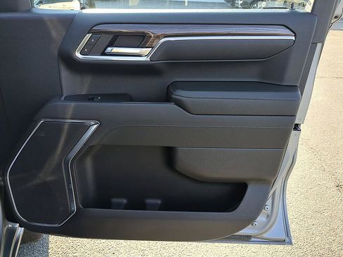 Used 2023 Chevrolet Silverado 1500 LT AWD/4WD image 33