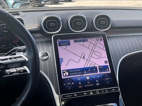 Used 2024 Mercedes-Benz C 300 Sedan image 9