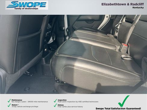 Used 2022 Jeep Wrangler Unlimited Sahara w/ Cold Weather Group AWD/4WD image 11
