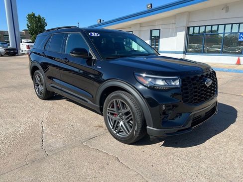 Used 2025 Ford Explorer ST-Line w/ Premium Package AWD/4WD image 9