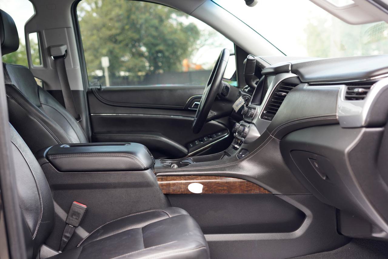 Used 2020 Chevrolet Suburban LT RWD image 6
