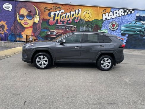 Used 2021 Toyota RAV4 LE image 2