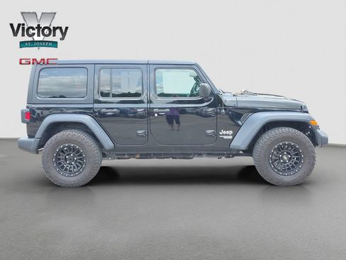 Used 2018 Jeep Wrangler Unlimited Sport S AWD/4WD image 19