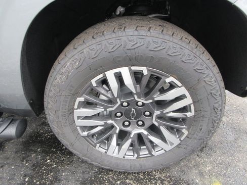 New 2026 Chevrolet Suburban Z71 w/ Comfort Package image 10