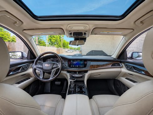 Used 2018 Cadillac CT6 Luxury AWD/4WD image 2