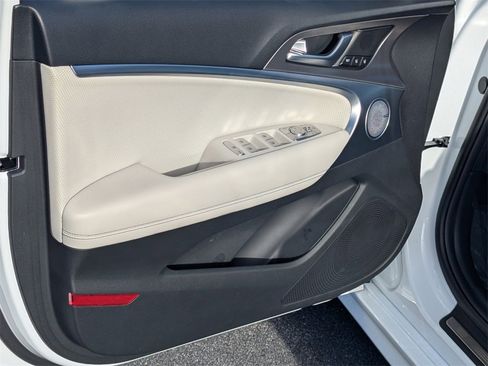 Used 2025 Genesis G70 2.5T w/ Sport Prestige Package image 10