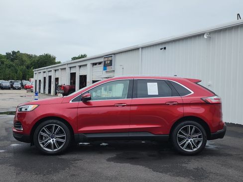 Used 2020 Ford Edge Titanium AWD/4WD image 2