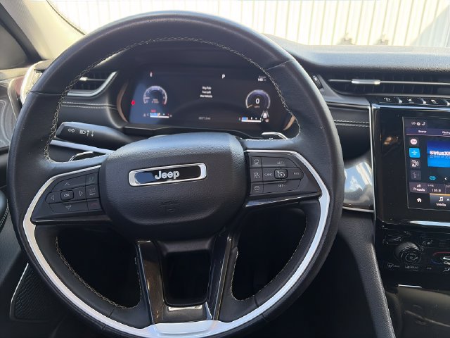 Used 2022 Jeep Grand Cherokee L Laredo w/ Luxury Tech Group I AWD/4WD image 16