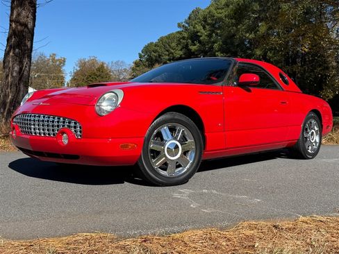 Used 2004 Ford Thunderbird image 2