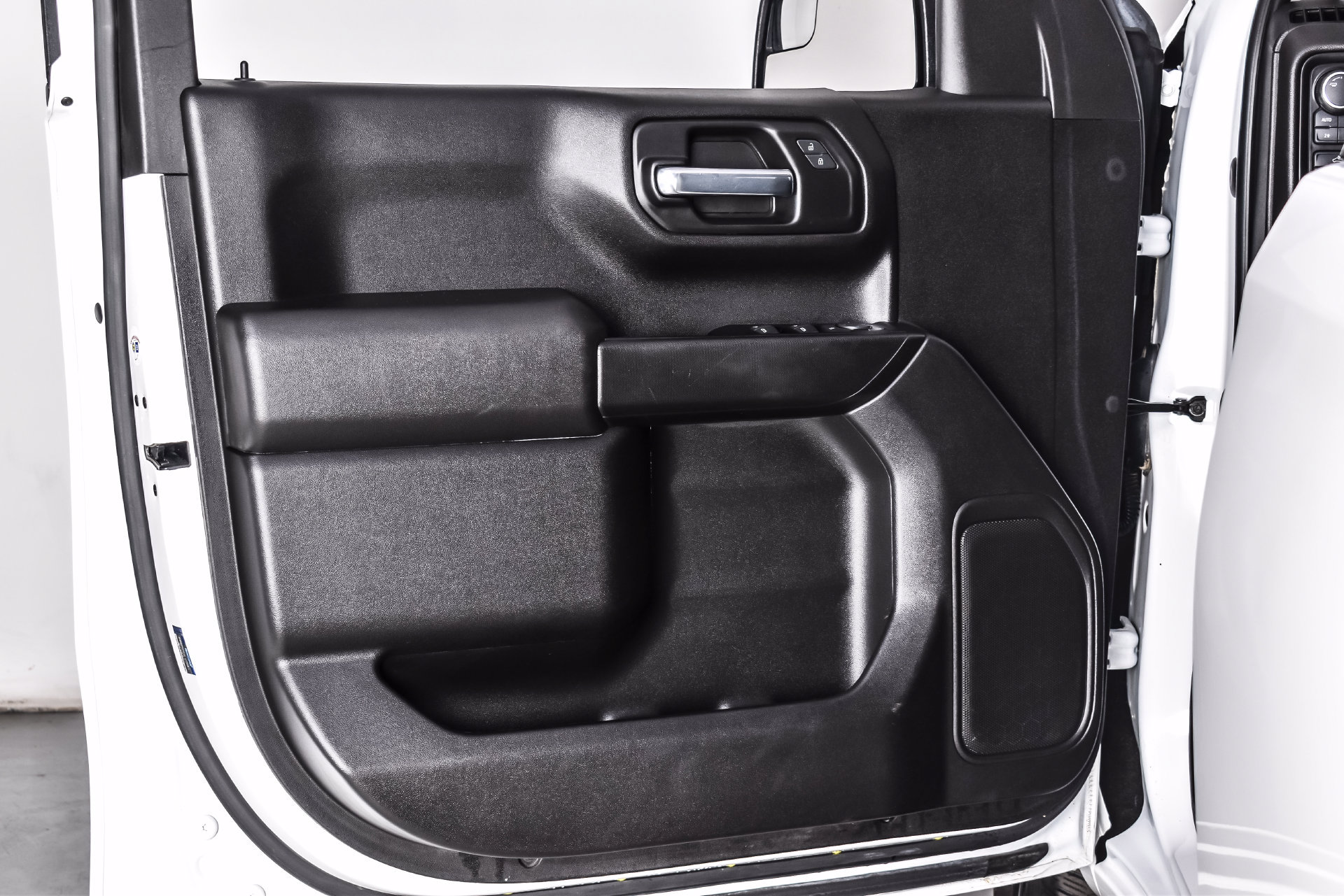 Used 2023 Chevrolet Silverado 1500 Custom w/ LPO, Dark Essentials Package AWD/4WD image 12