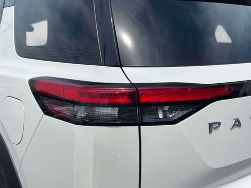 Certified 2022 Nissan Pathfinder SL AWD/4WD image 8