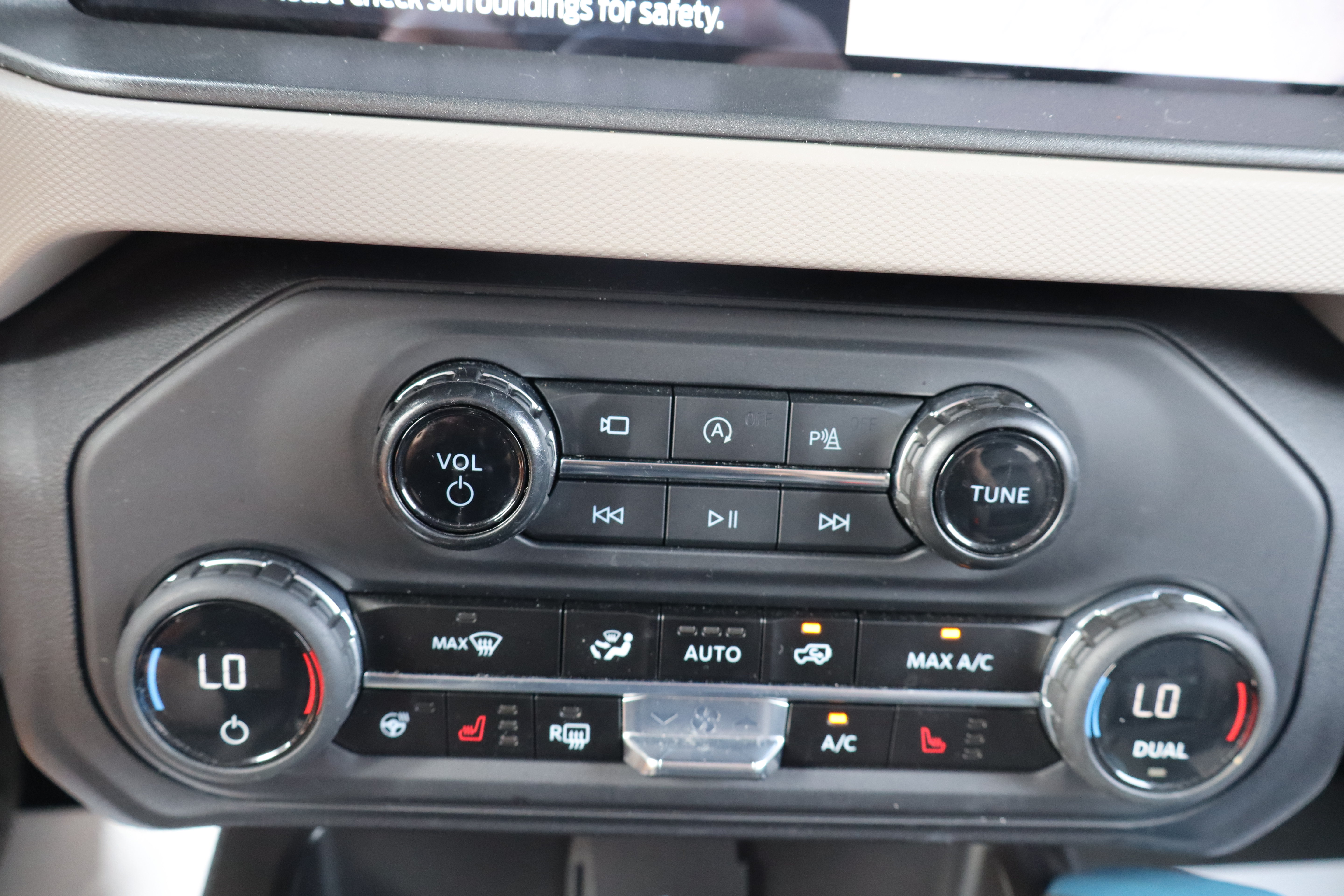 Used 2024 Ford Bronco Wildtrak AWD/4WD image 29