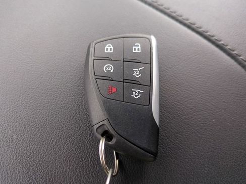 Used 2025 Chevrolet Suburban LT AWD/4WD image 35