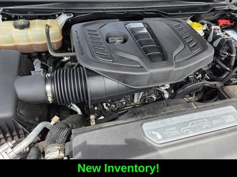 Certified 2023 Jeep Wagoneer Series II w/ Convenience Group I AWD/4WD image 18