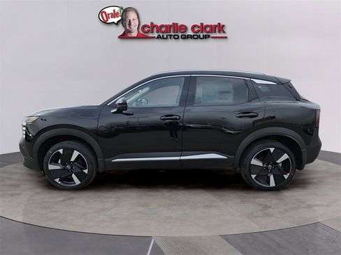 New 2026 Nissan Kicks SR image 3