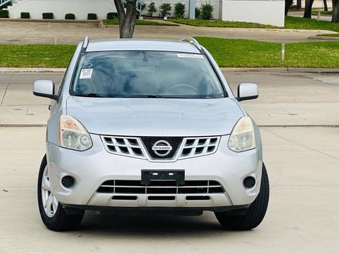 Used 2011 Nissan Rogue SV FWD image 2