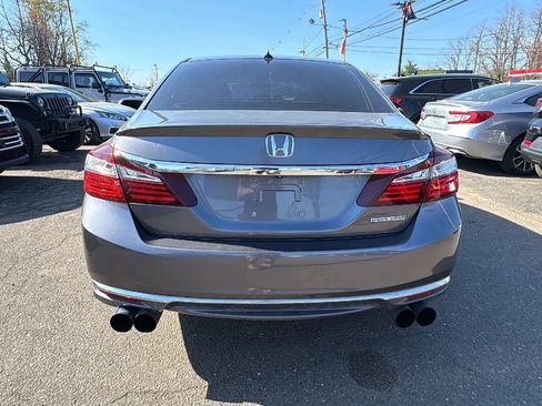 Used 2017 Honda Accord Sport Special Edition image 6