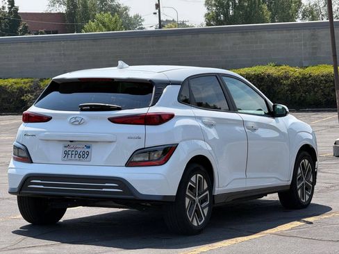 Used 2023 Hyundai Kona SE w/ Cargo Package FWD image 5
