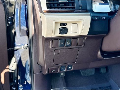 Used 2016 Lexus ES 350 w/ Premium Package w/Wood Trim image 10