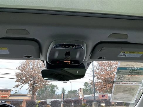 Used 2020 Volvo V60 T5 Momentum image 35