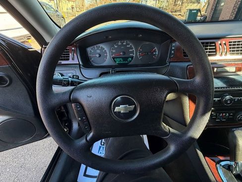 Used 2009 Chevrolet Impala LT image 11