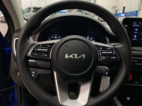 Used 2023 Kia Seltos LX AWD/4WD image 21
